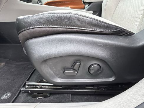 Used 2022 Jeep Compass Limited image 22