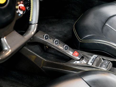 Used 2017 Ferrari 488 Spider RWD image 15
