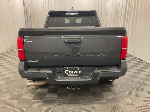 Used 2025 Toyota Tacoma SR5 AWD/4WD image 5