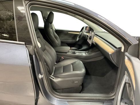 Certified 2023 Tesla Model Y Long Range AWD/4WD image 13