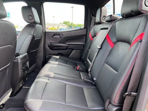 Used 2023 Chevrolet Colorado Z71 w/ Z71 Convenience Package 2 AWD/4WD image 5