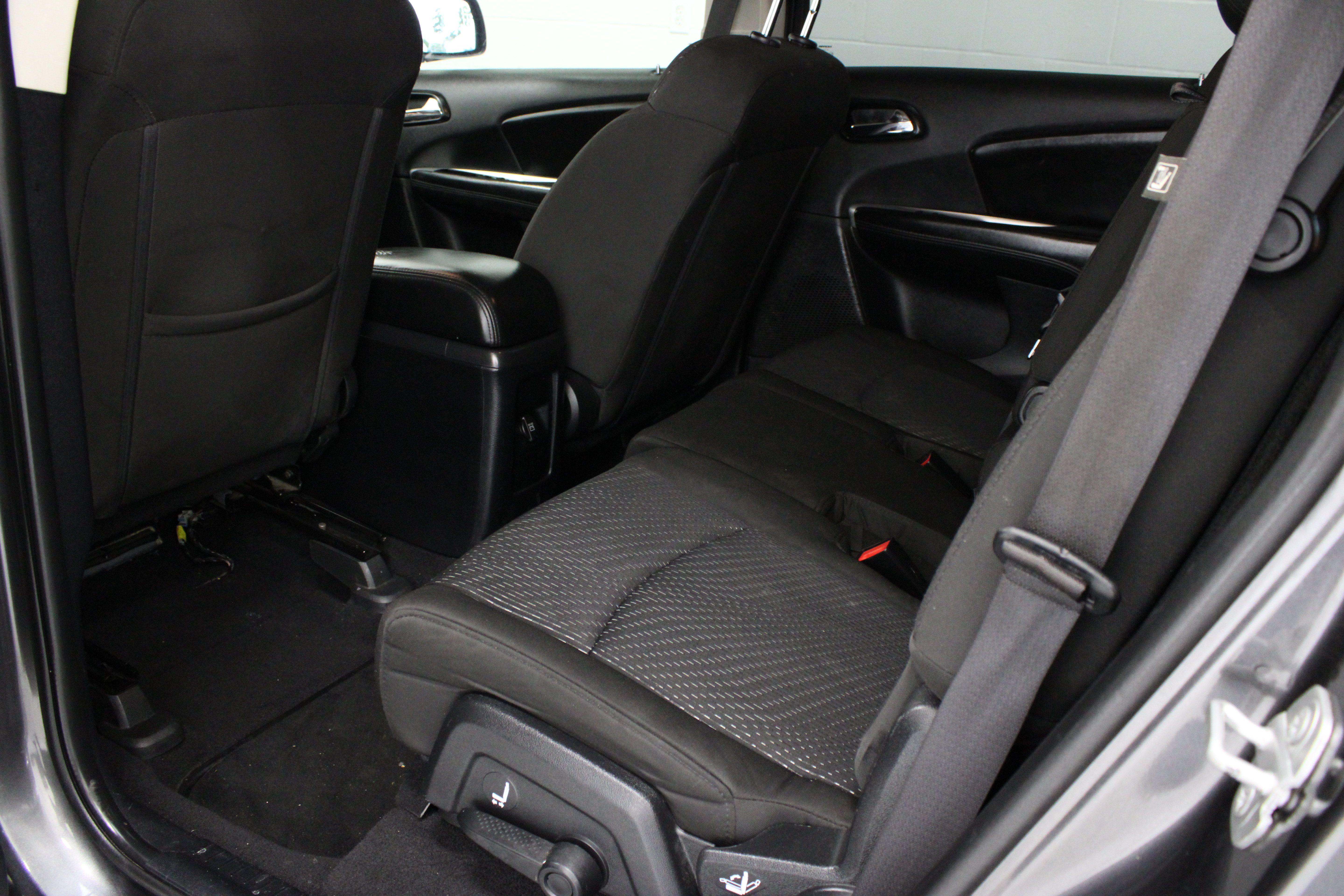 Used 2015 Dodge Journey American Value Package w/ Flexible Seating Group FWD image 23