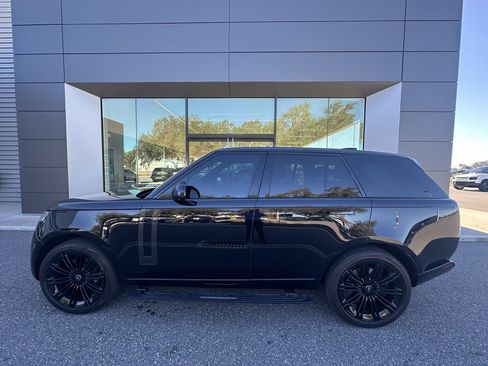 Used 2023 Land Rover Range Rover SE image 5
