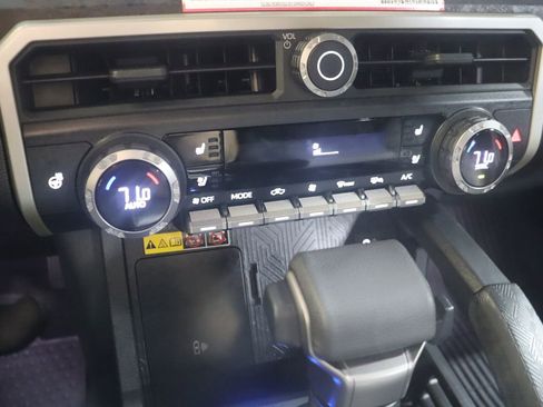 Used 2024 Toyota Tacoma Limited w/ Limited Package (LT) image 55