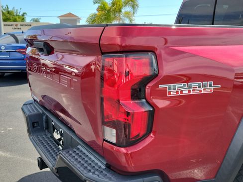 Used 2023 Chevrolet Colorado Trail Boss w/ LPO, Dark Essentials Package AWD/4WD image 11