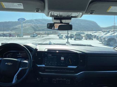 Used 2024 Chevrolet Silverado 2500 LT image 11