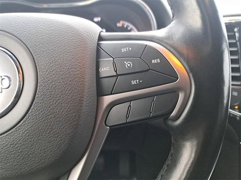 Certified 2022 Jeep Grand Cherokee Laredo X image 19