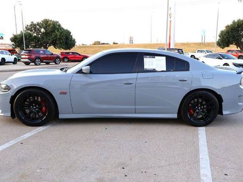 Used 2022 Dodge Charger Scat Pack w/ Dynamics Package RWD image 2