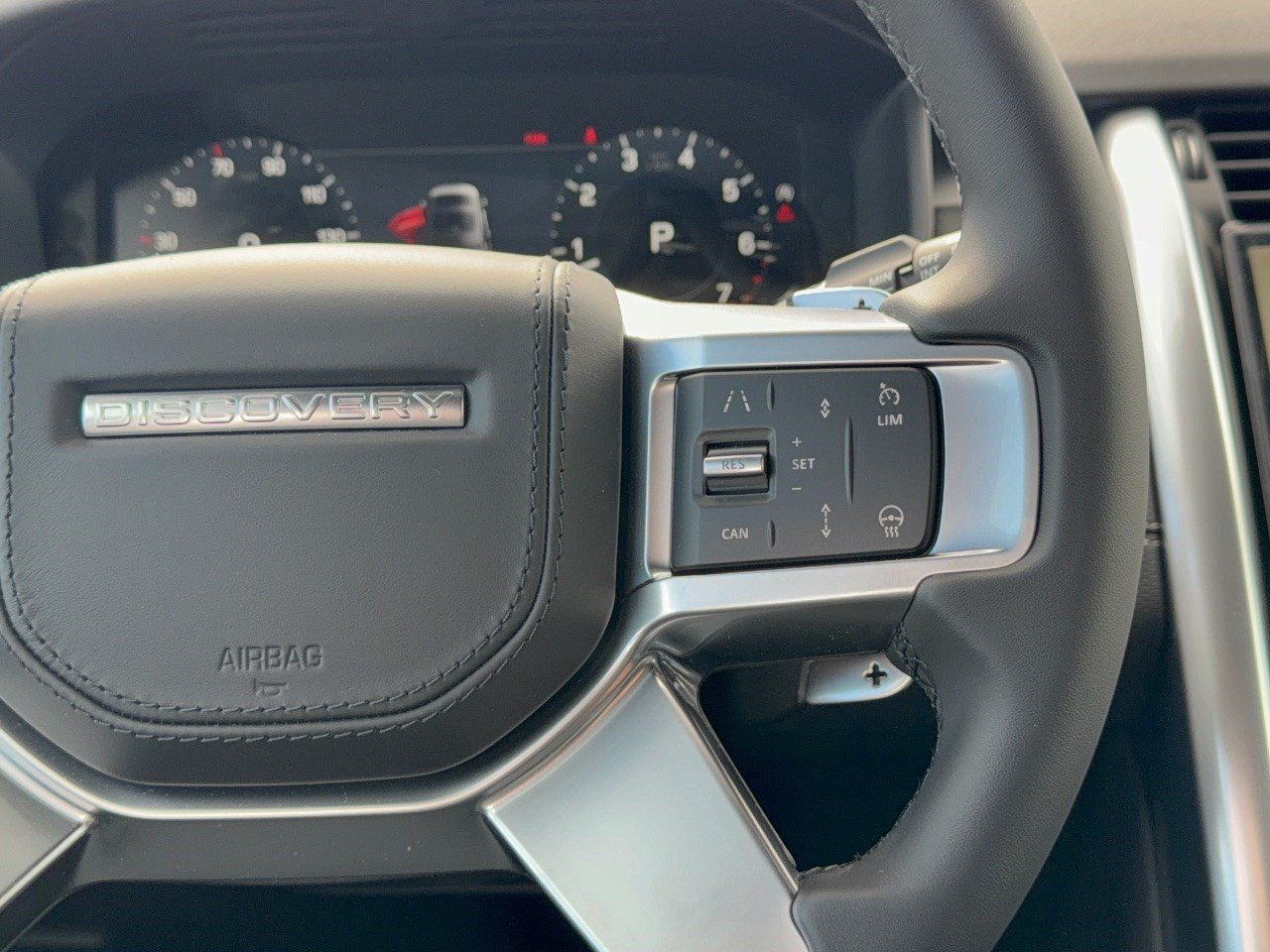 New 2026 Land Rover Discovery Limited Edition AWD/4WD image 19