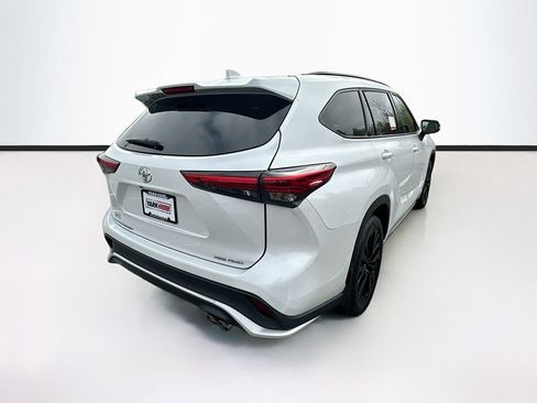 Used 2023 Toyota Highlander XSE AWD/4WD image 10