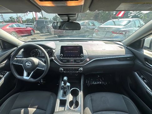 Used 2023 Nissan Altima 2.5 SV FWD image 23