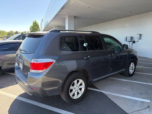 Used 2013 Toyota Highlander SE AWD/4WD image 3