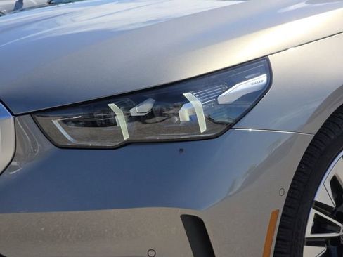 New 2025 BMW 530i w/ Premium Package image 9