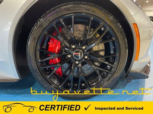 Used 2015 Chevrolet Corvette Z06 w/ 3LZ Preferred Equipment Group RWD image 11