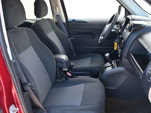 Used 2017 Jeep Patriot Sport FWD image 14