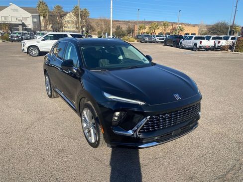 New 2025 Buick Envision Avenir image 3