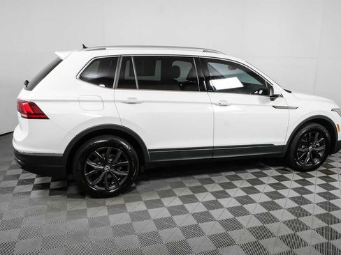Certified 2024 Volkswagen Tiguan SE FWD image 27