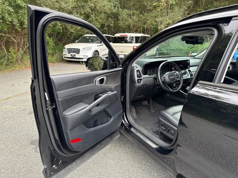 Used 2022 Kia Sorento SX image 12