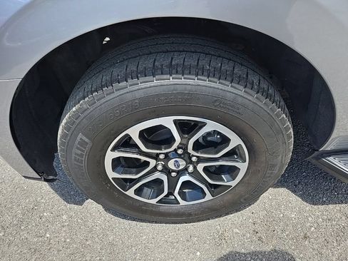 Used 2024 Ford Expedition Max XLT AWD/4WD image 12