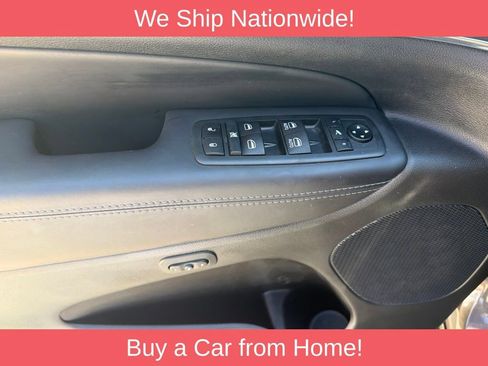 Used 2020 Jeep Grand Cherokee Overland AWD/4WD image 12