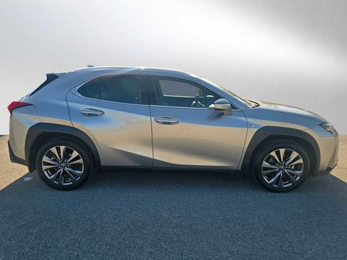 Used 2019 Lexus UX 200 F Sport image 2