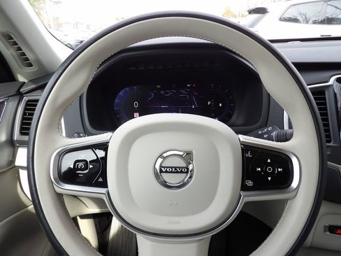 Certified 2023 Volvo XC90 B5 Core w/ Protection Package Premier image 18