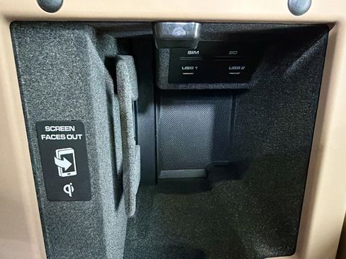 Used 2025 Porsche Macan image 30