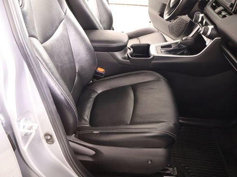 Used 2022 Toyota RAV4 LE FWD image 12