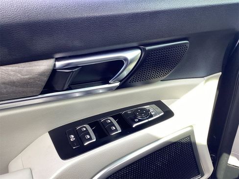 Used 2022 Kia Telluride EX w/ EX Premium Package image 24