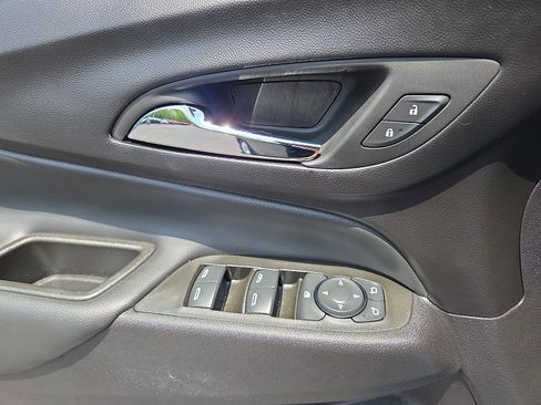 Used 2024 Chevrolet Equinox LT AWD/4WD image 30