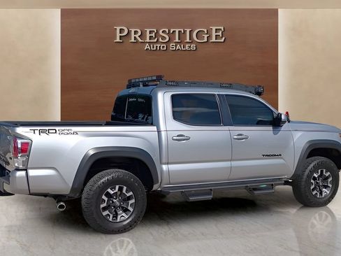 Used 2020 Toyota Tacoma TRD Off-Road w/ Technology Package RWD image 32