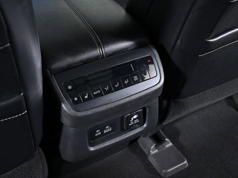 Used 2022 Nissan Pathfinder Platinum w/ Cargo Package image 29