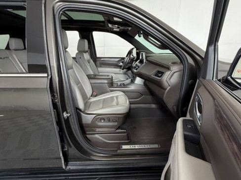 Used 2021 Chevrolet Tahoe LT w/ LT Signature Package image 5