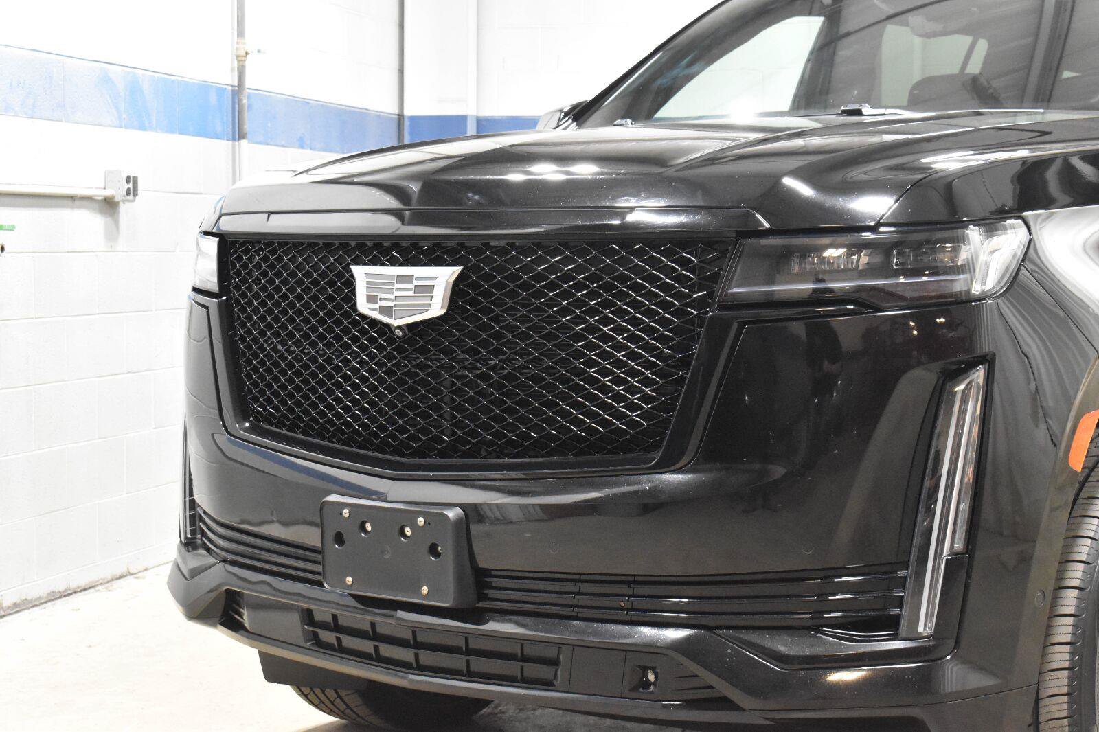 Used 2022 Cadillac Escalade ESV Sport w/ Touring Package AWD/4WD image 31