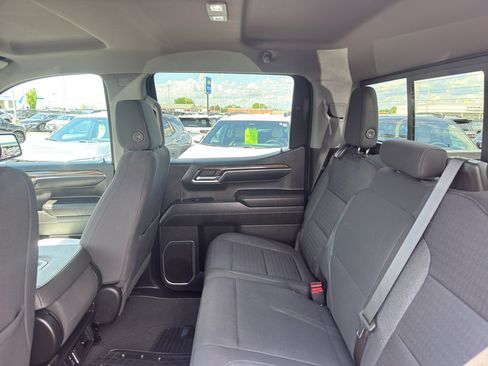 Used 2023 Chevrolet Silverado 1500 LT AWD/4WD image 33