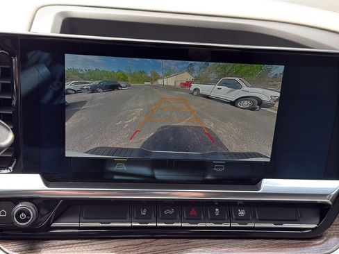 Used 2024 Chevrolet Silverado 2500 LT image 19