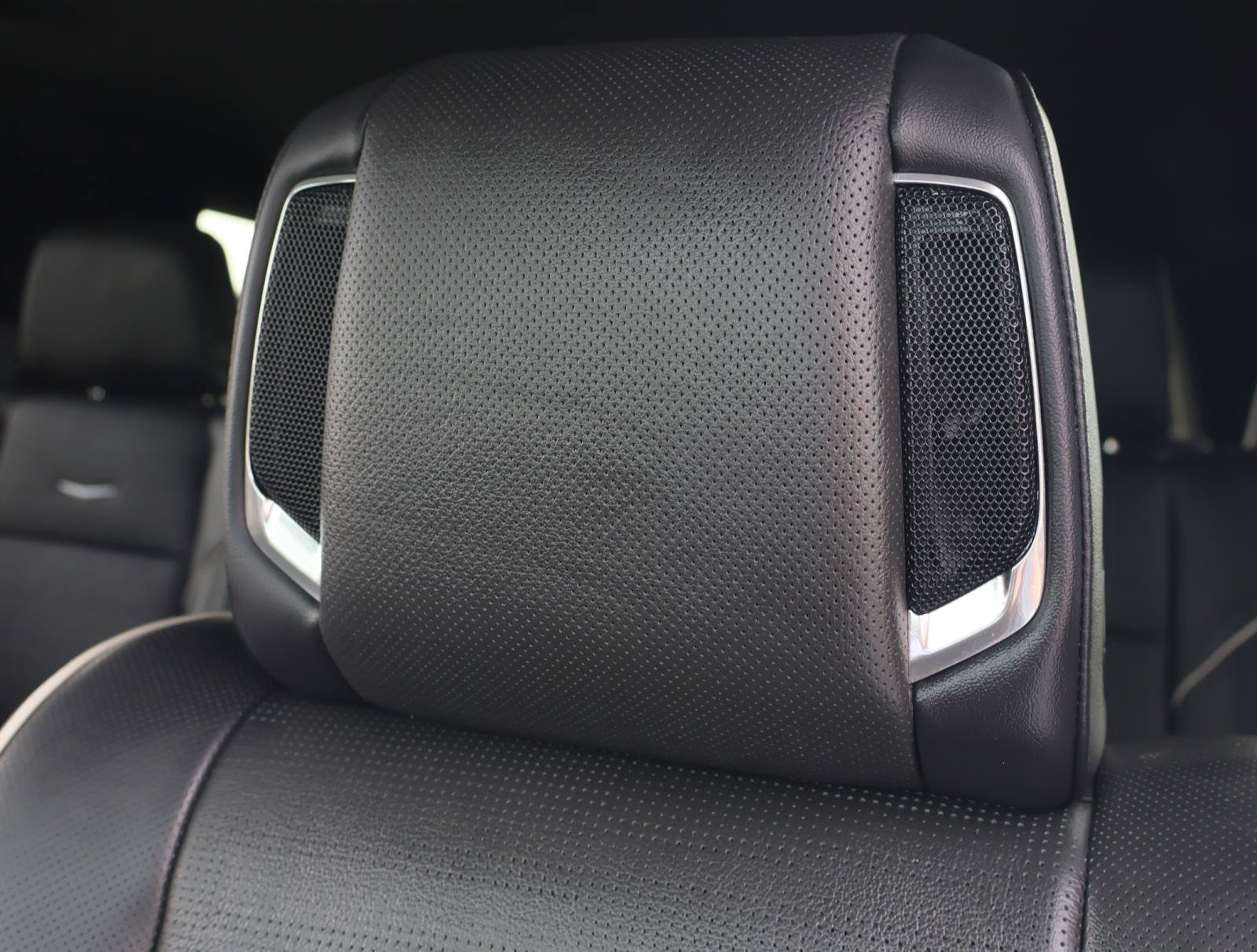 Used 2024 Cadillac Escalade Premium Luxury RWD image 18