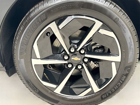 New 2026 Chevrolet Equinox EV LT w/ Comfort Package image 32