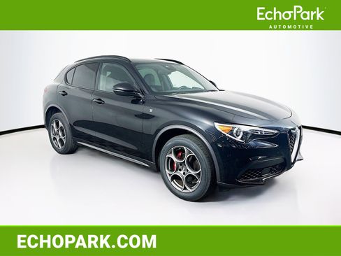 Used 2022 Alfa Romeo Stelvio Ti image 1