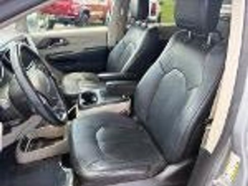 Used 2021 Chrysler Pacifica Touring-L w/ Premium & Safety Sphere Group FWD image 10