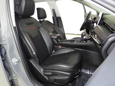 Used 2022 Jeep Compass Trailhawk w/ Sun and Sound Group AWD/4WD image 19