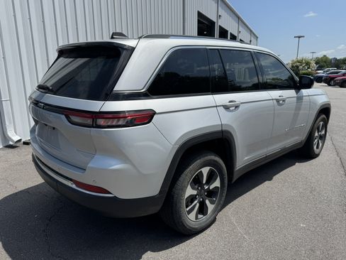 Used 2023 Jeep Grand Cherokee 4WD 4xe image 5