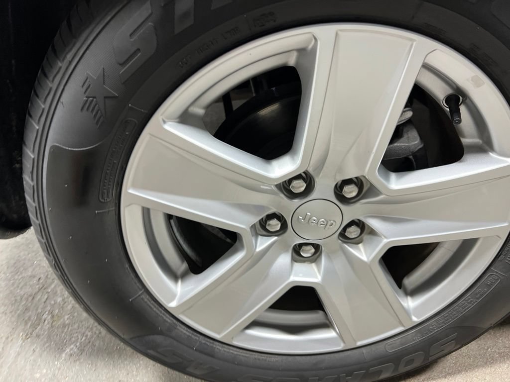 Used 2022 Jeep Compass Latitude w/ Convenience Group FWD image 40