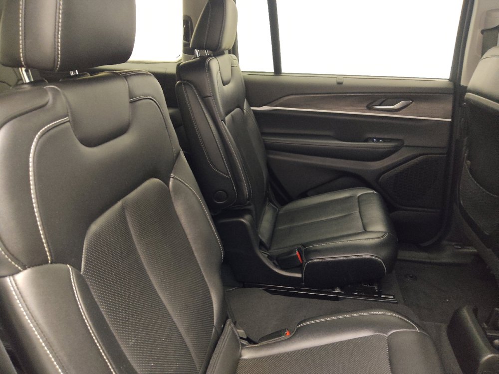 Used 2023 Jeep Grand Cherokee L Limited w/ Luxury Tech Group II RWD image 19