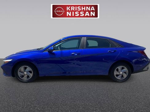 Used 2025 Hyundai Elantra SE w/ Cargo Package FWD image 4