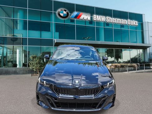 New 2027 BMW 530i RWD image 2