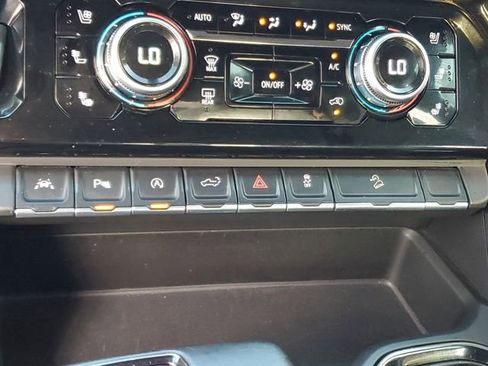 Used 2024 GMC Sierra 1500 AT4 w/ Technology Package AWD/4WD image 24