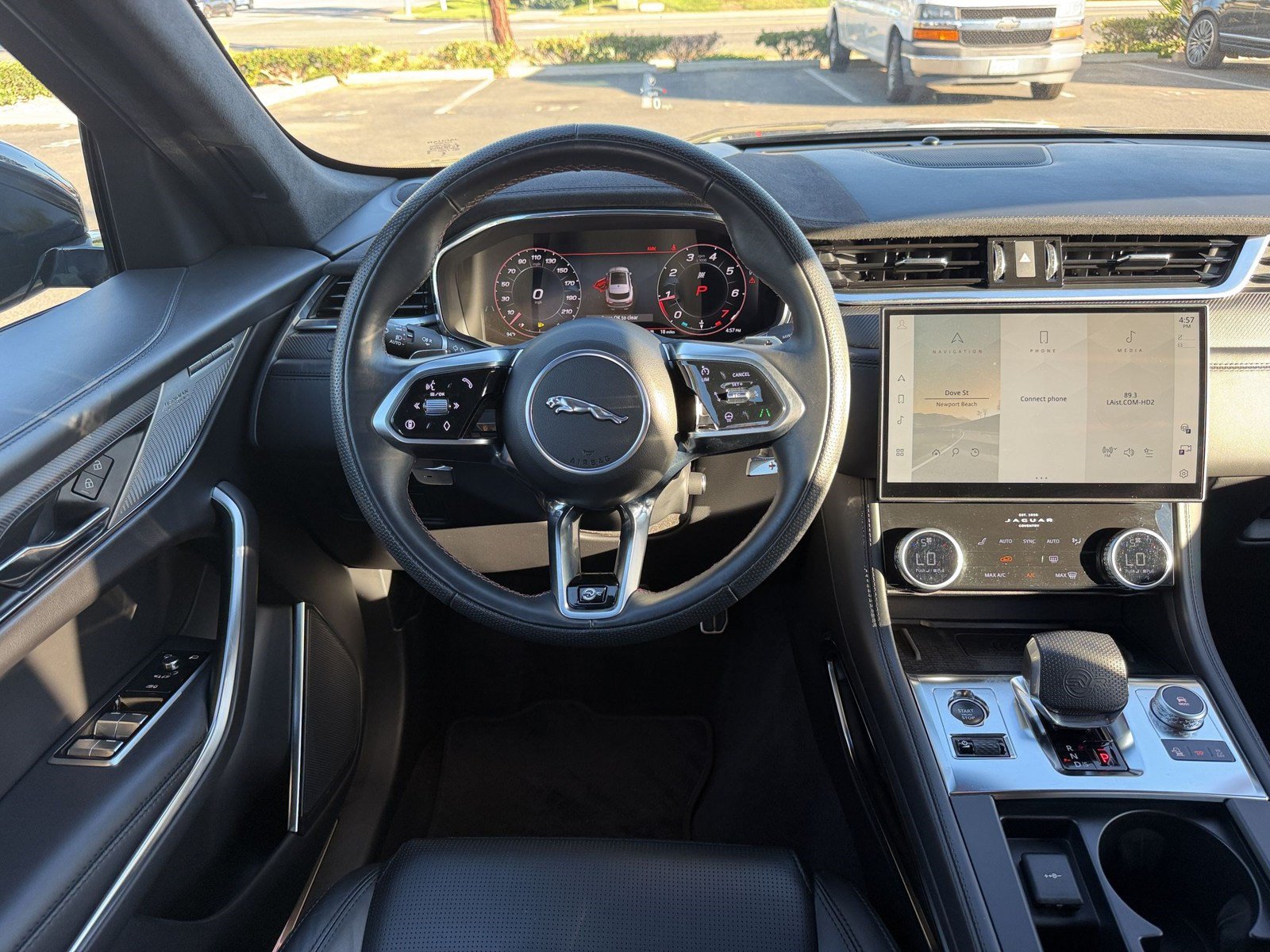 Used 2025 Jaguar F-PACE SVR 575 Edition AWD/4WD image 29