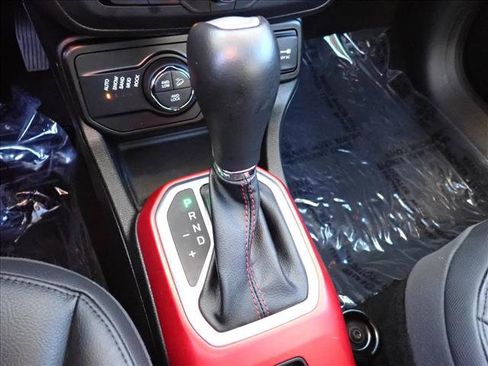Used 2019 Jeep Renegade Trailhawk AWD/4WD image 20