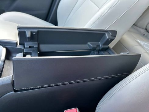 Certified 2025 Nissan Rogue SL FWD image 39